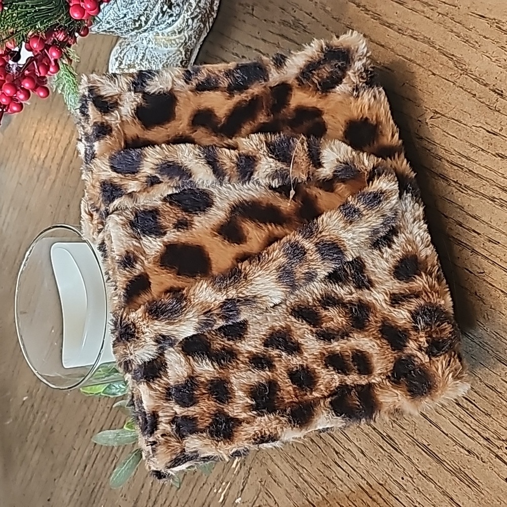 Faux fur leopard tote NWOT